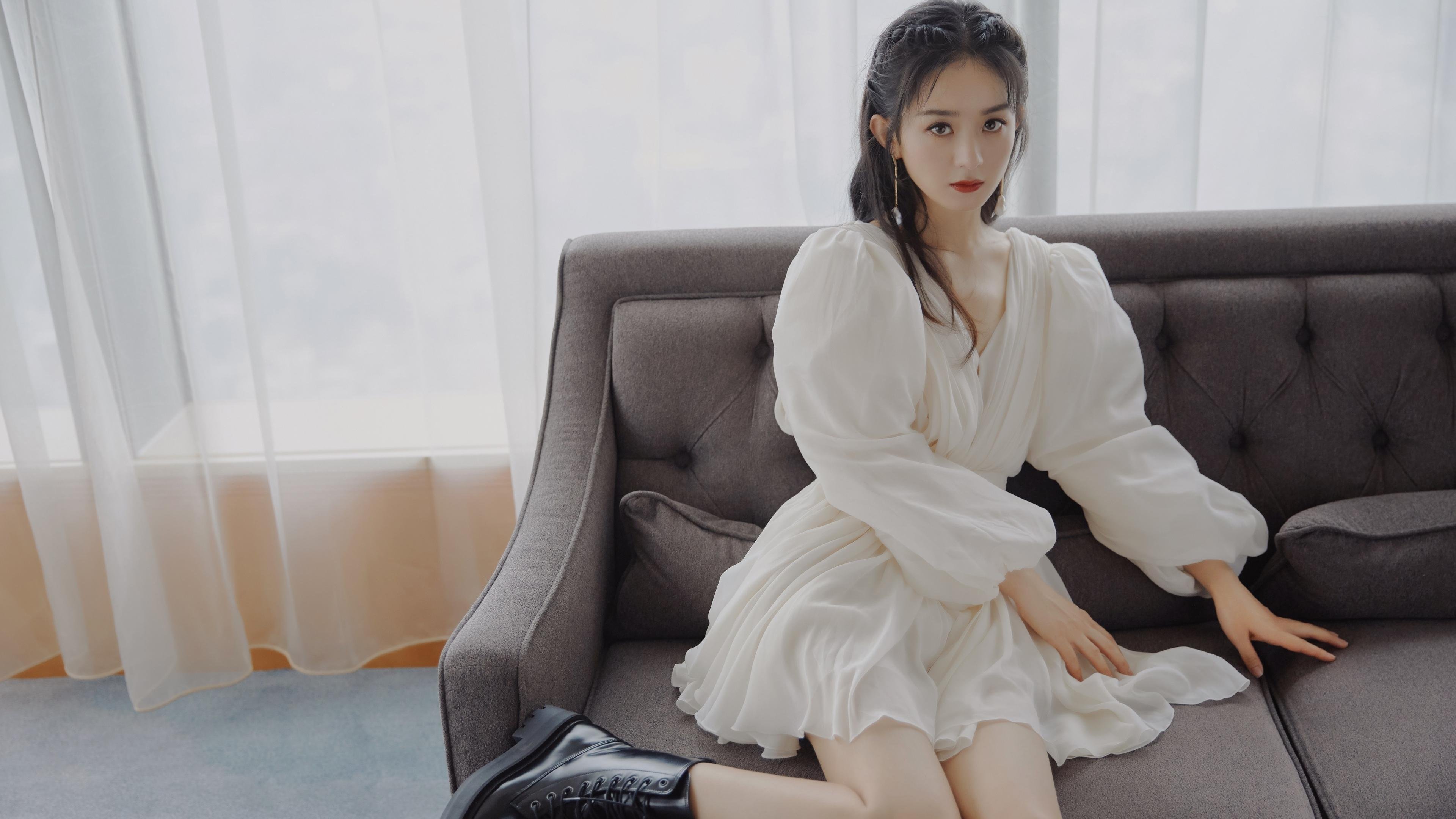 乐鱼（中国）体育官方网站-全球篮球豪门风云：精英赛场赛月亮，豪门足球风云蓝苏牙