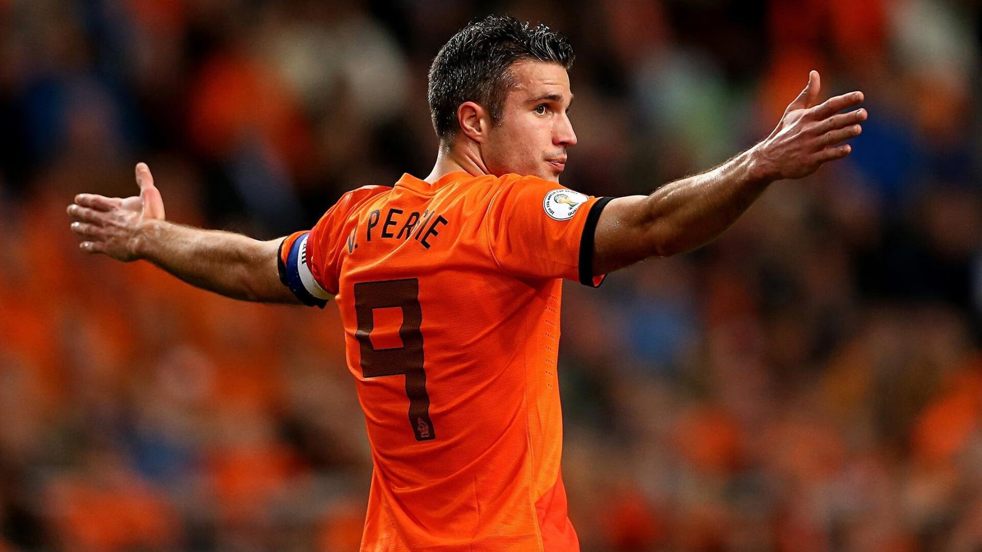 “沙漠之王:车队在金色海洋上的激烈角逐”,沙漠车队电影