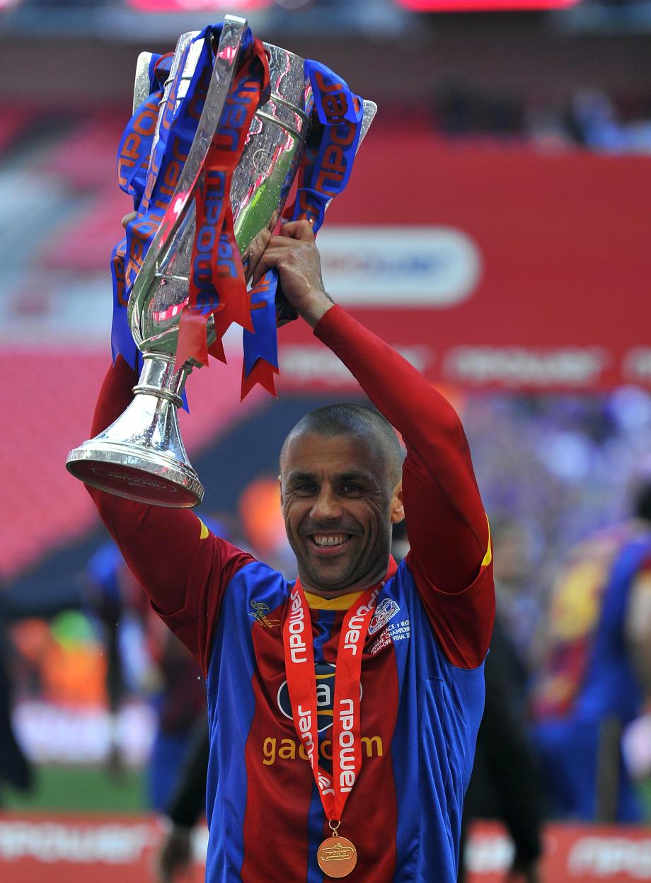 包含乐鱼体育:英超各队的季中表现总结，胜负之间的分析的词条